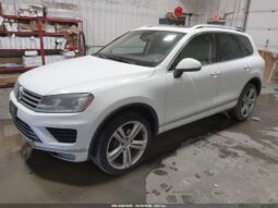 
										2016 Volkswagen Touareg full									