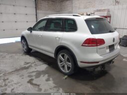 
										2016 Volkswagen Touareg full									