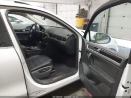 
										2016 Volkswagen Touareg full									