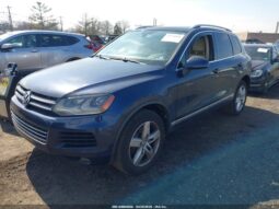 
										2011 Volkswagen Touareg full									