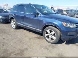
										2011 Volkswagen Touareg full									