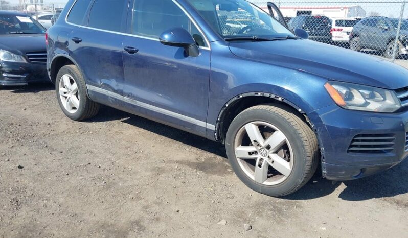 
								2011 Volkswagen Touareg full									