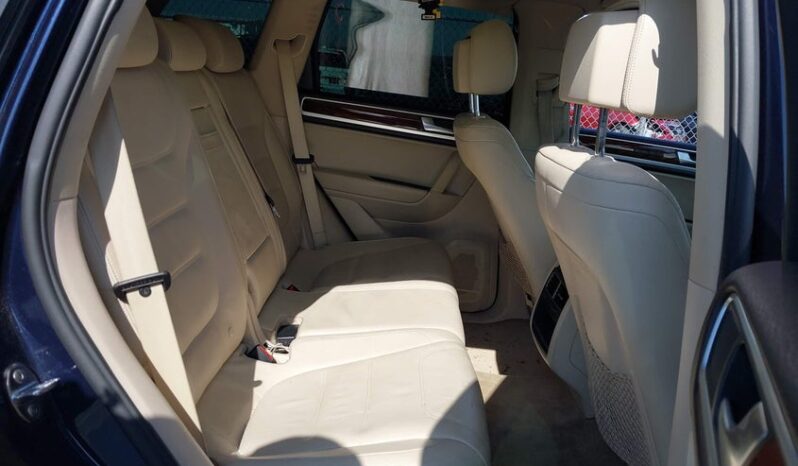 
								2011 Volkswagen Touareg full									