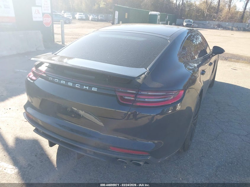 2017 Porsche Panamera