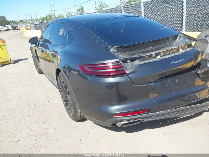 2017 Porsche Panamera