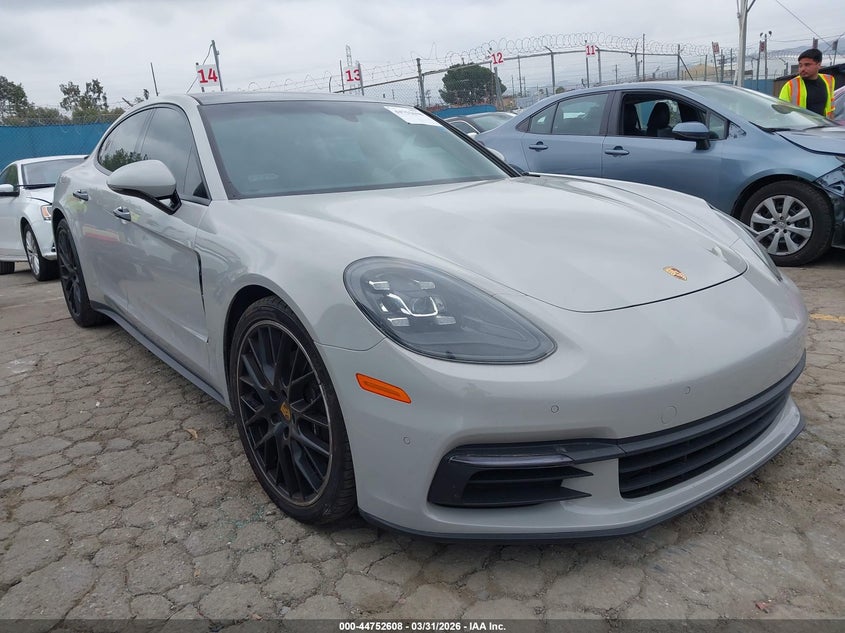 2020 Porsche Panamera