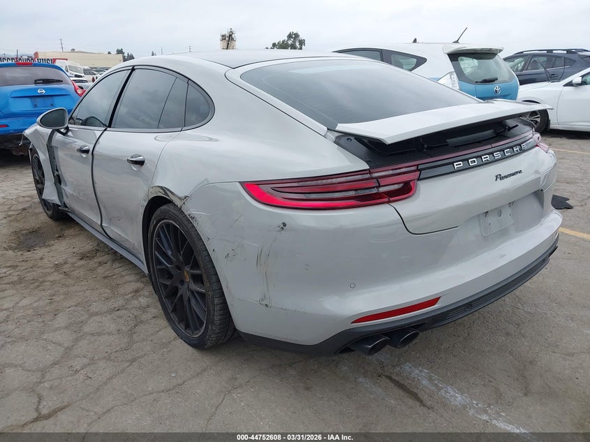 2020 Porsche Panamera