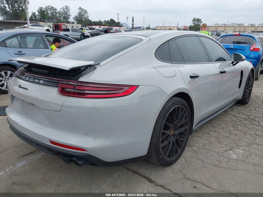 2020 Porsche Panamera