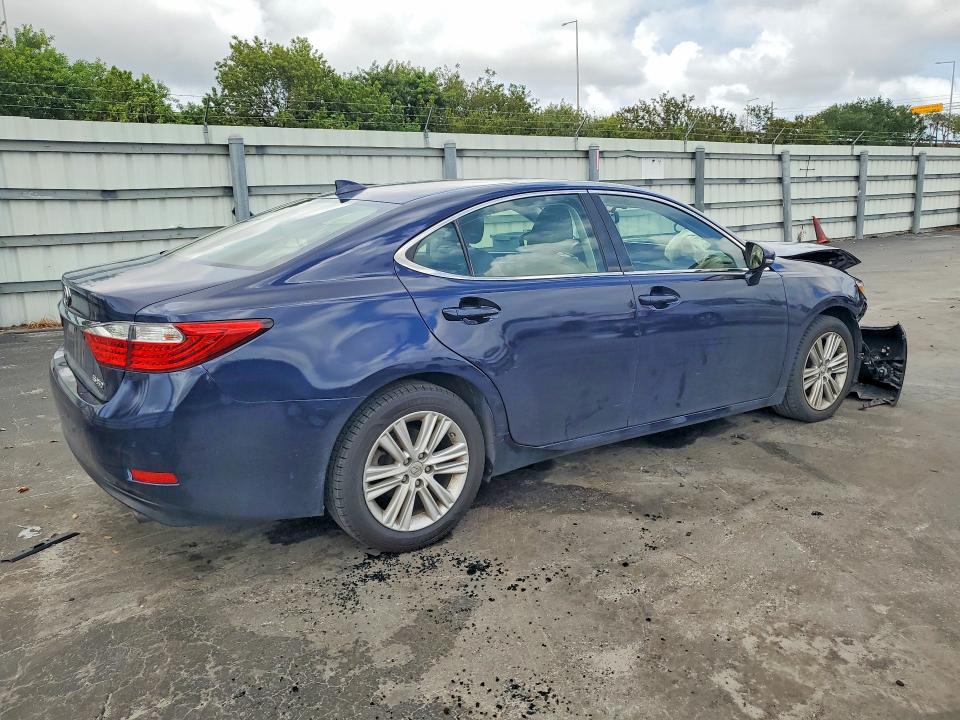 2015 Lexus ES