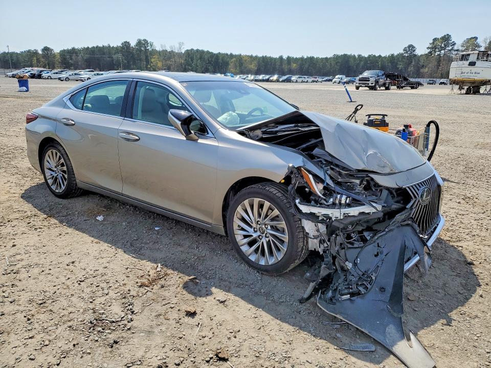 2019 Lexus ES