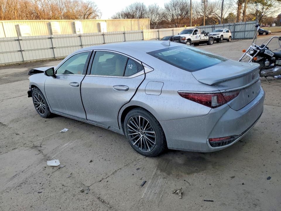 2025 Lexus ES