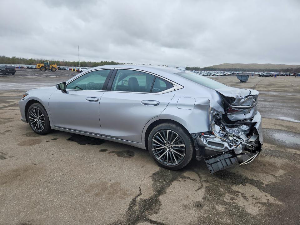 2025 Lexus ES