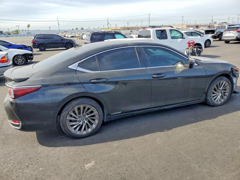 2022 Lexus ES