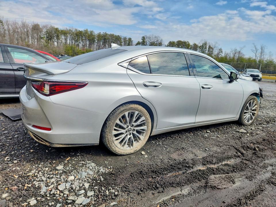2020 Lexus ES