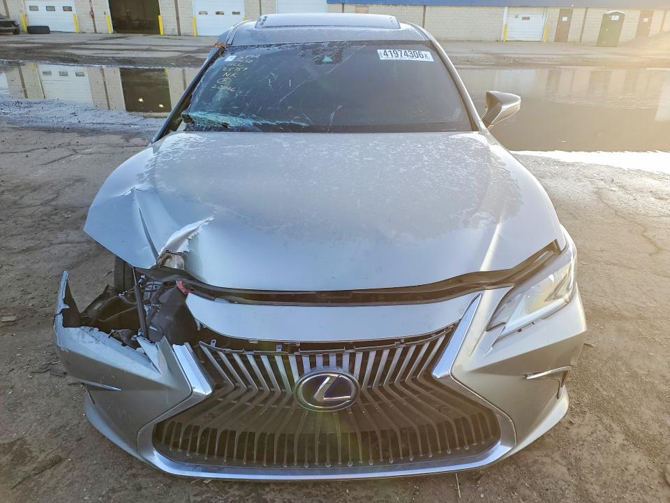 2021 Lexus ES