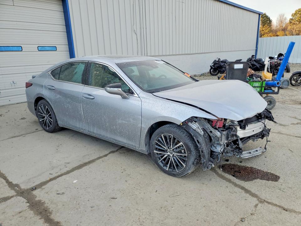 2025 Lexus ES