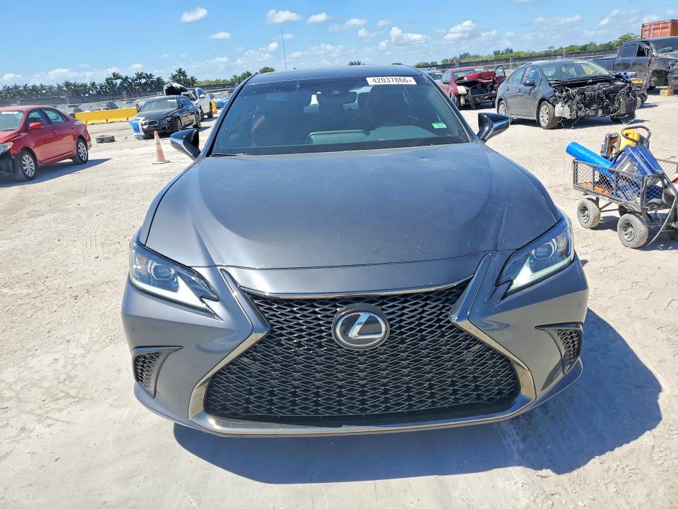 2022 Lexus ES