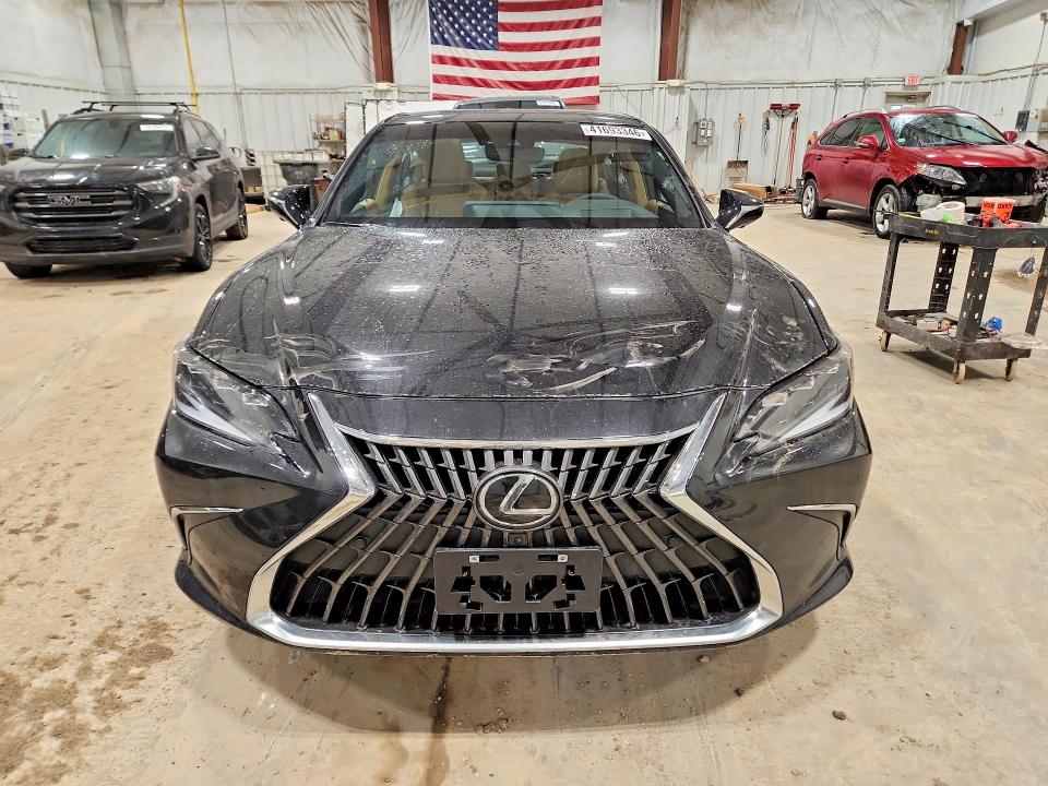 2025 Lexus ES