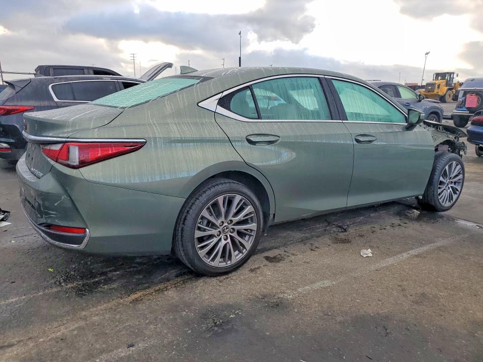 2021 Lexus ES