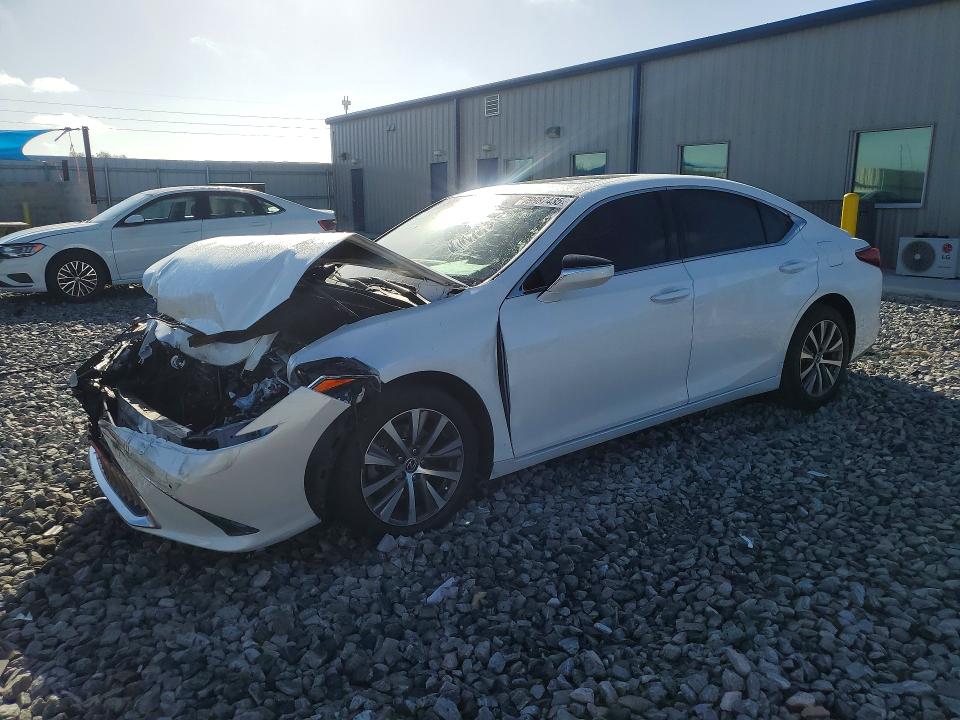 2019 Lexus ES