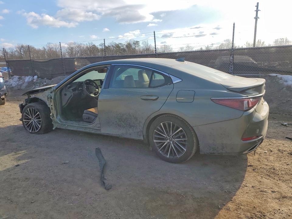 2025 Lexus ES