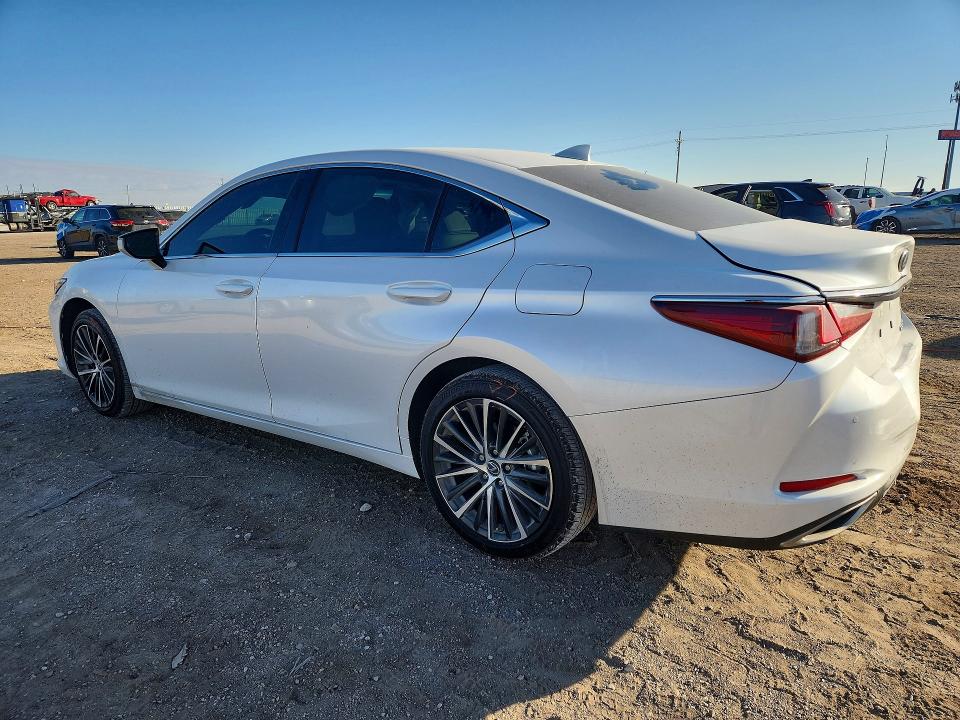 2025 Lexus ES