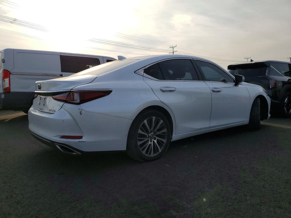 2021 Lexus ES