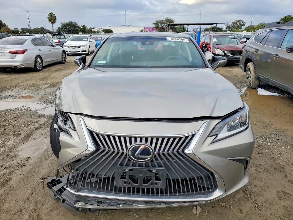 2021 Lexus ES