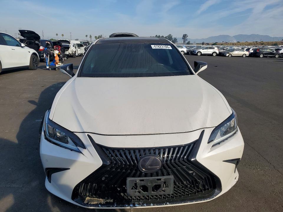 2021 Lexus ES