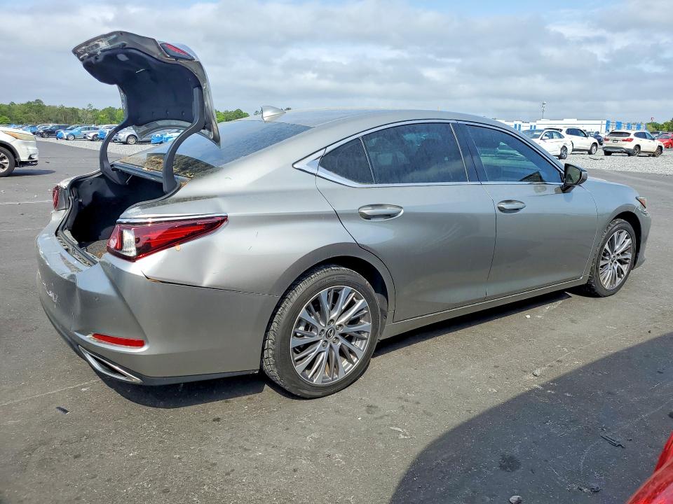 2021 Lexus ES