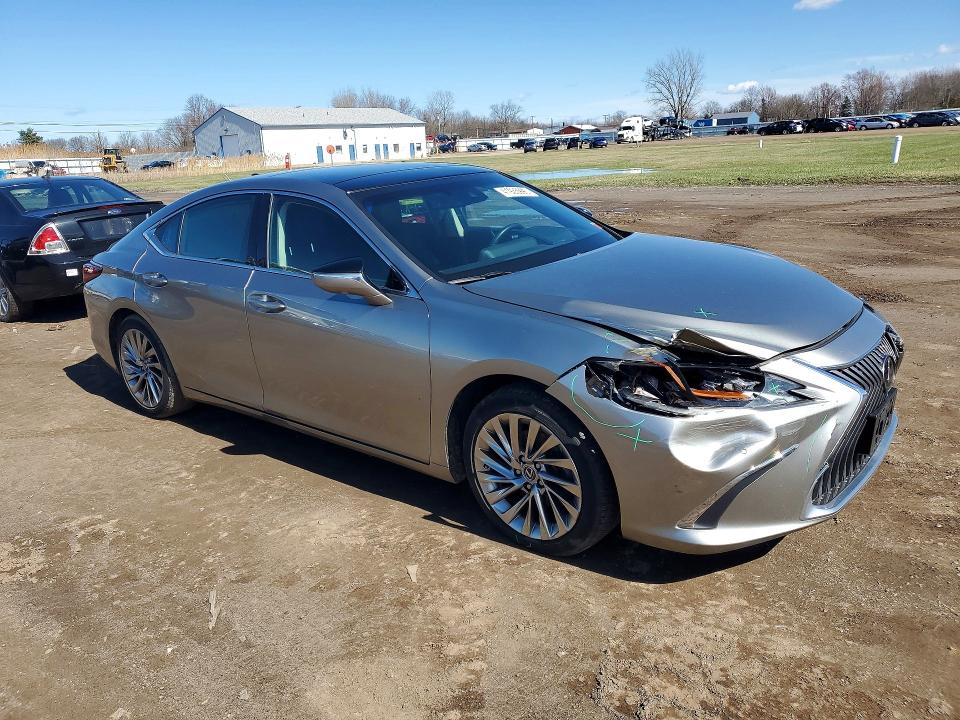 2019 Lexus ES