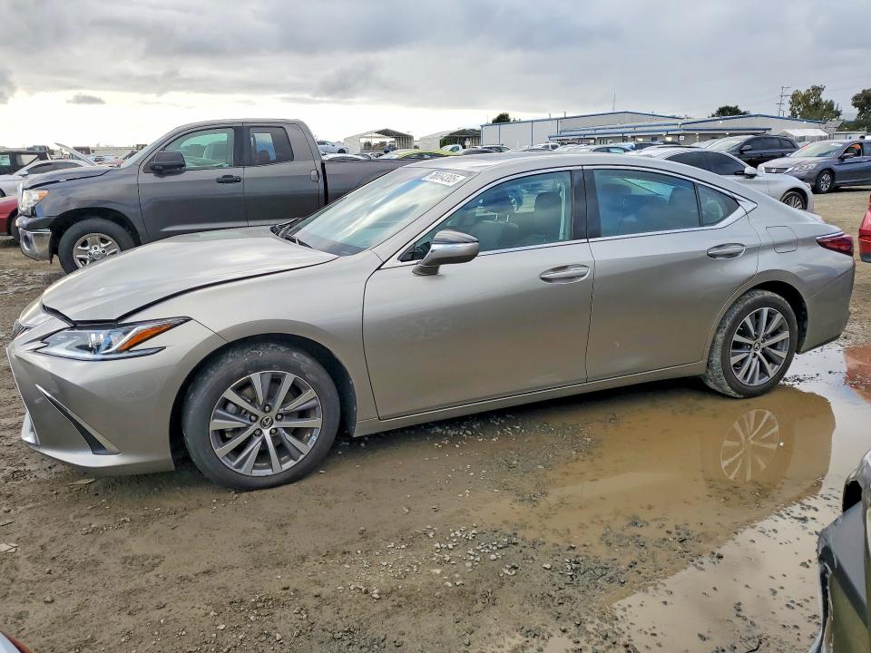 2021 Lexus ES
