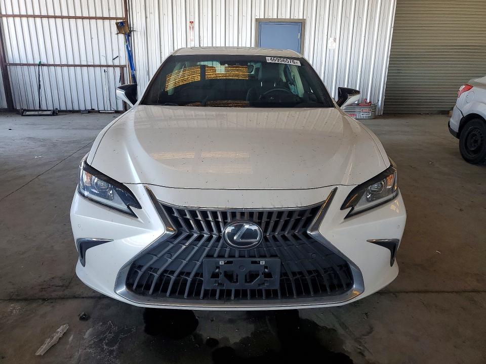 2025 Lexus ES