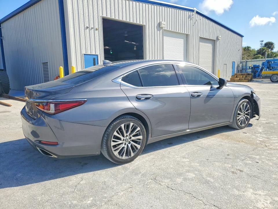 2021 Lexus ES