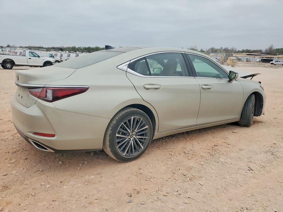 2025 Lexus ES