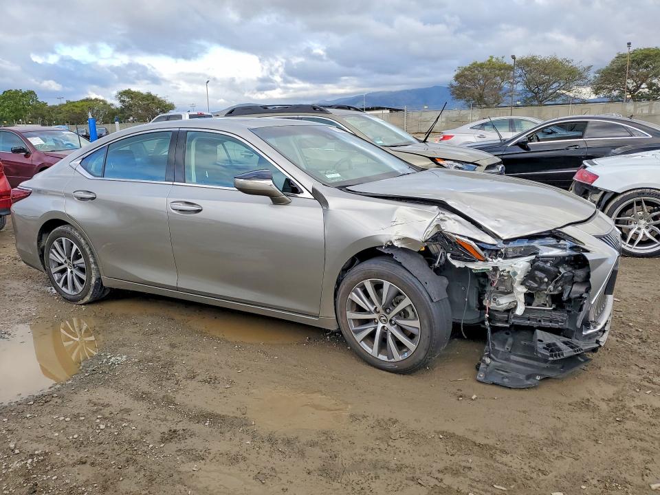 2021 Lexus ES