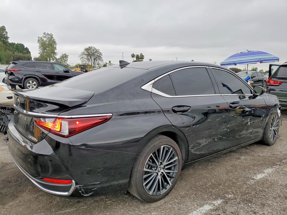 2025 Lexus ES