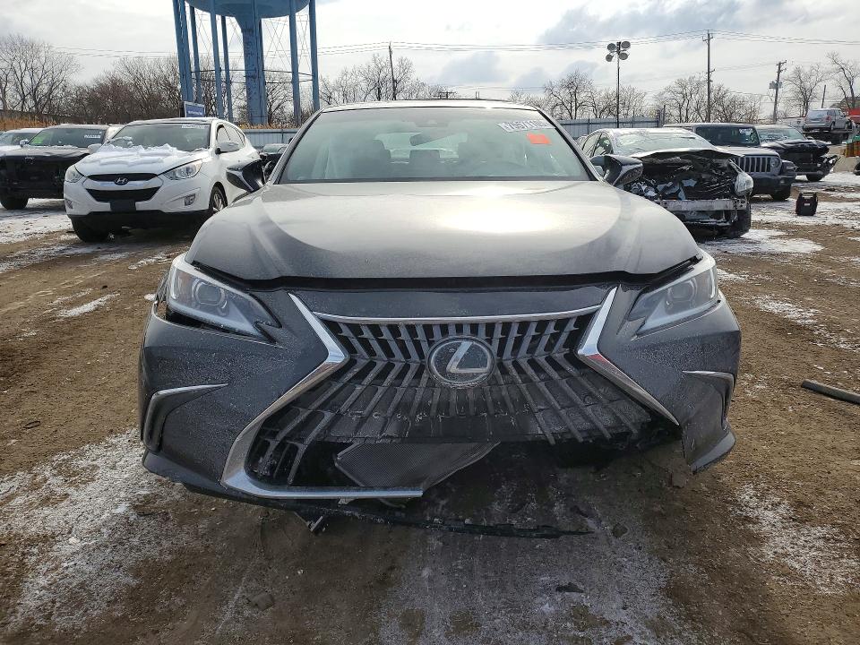 2022 Lexus ES