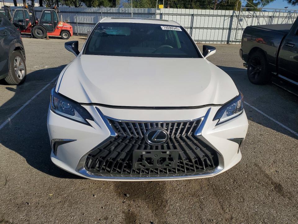 2022 Lexus ES