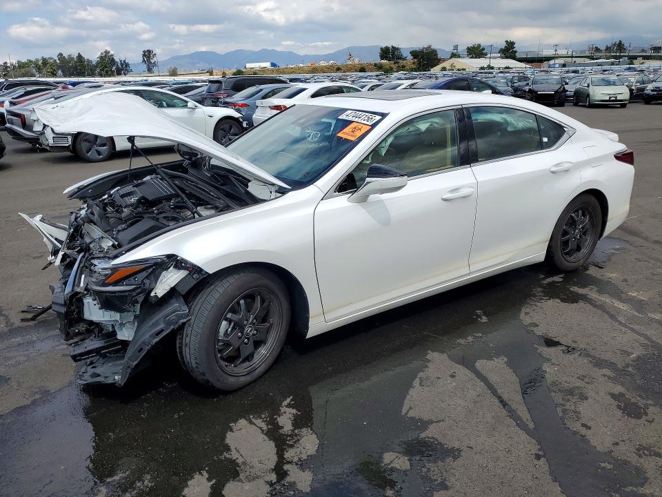 2025 Lexus ES