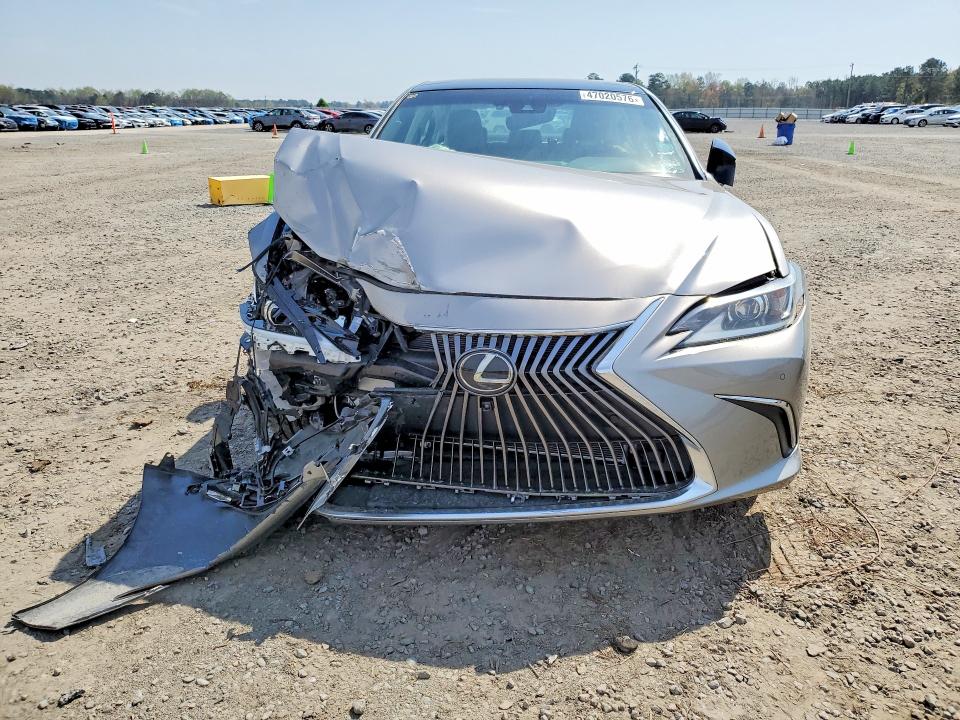 2019 Lexus ES
