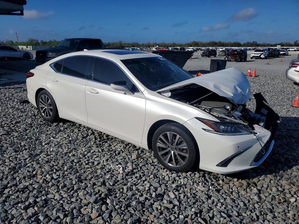 2019 Lexus ES