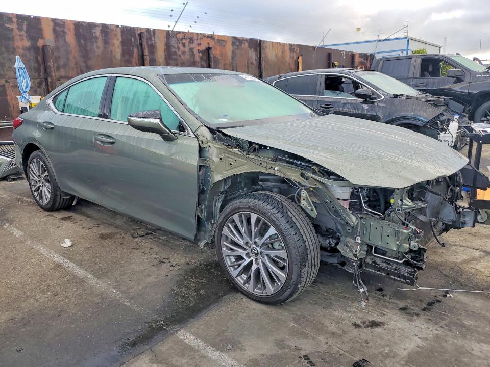 2021 Lexus ES