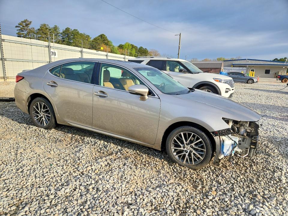 2017 Lexus ES