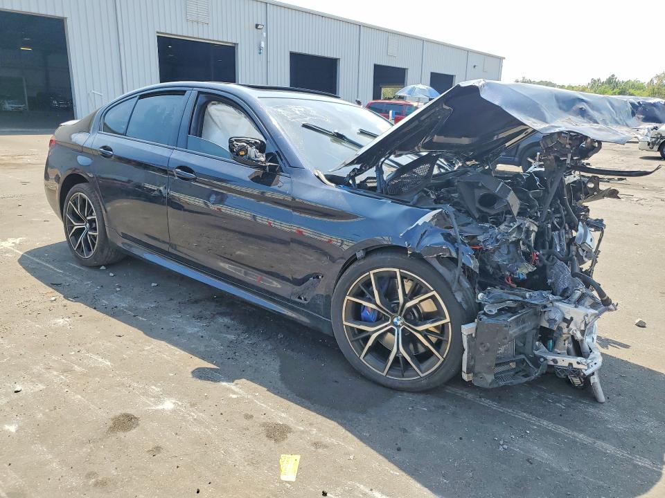 2022 BMW M5