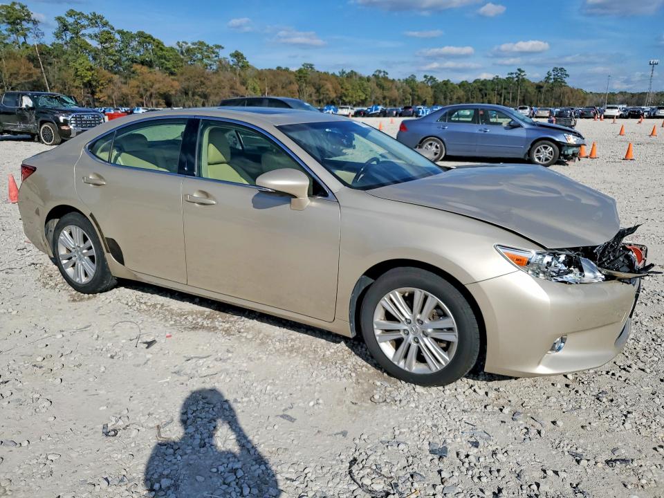 2015 Lexus ES