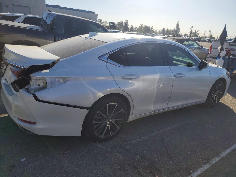 2022 Lexus ES