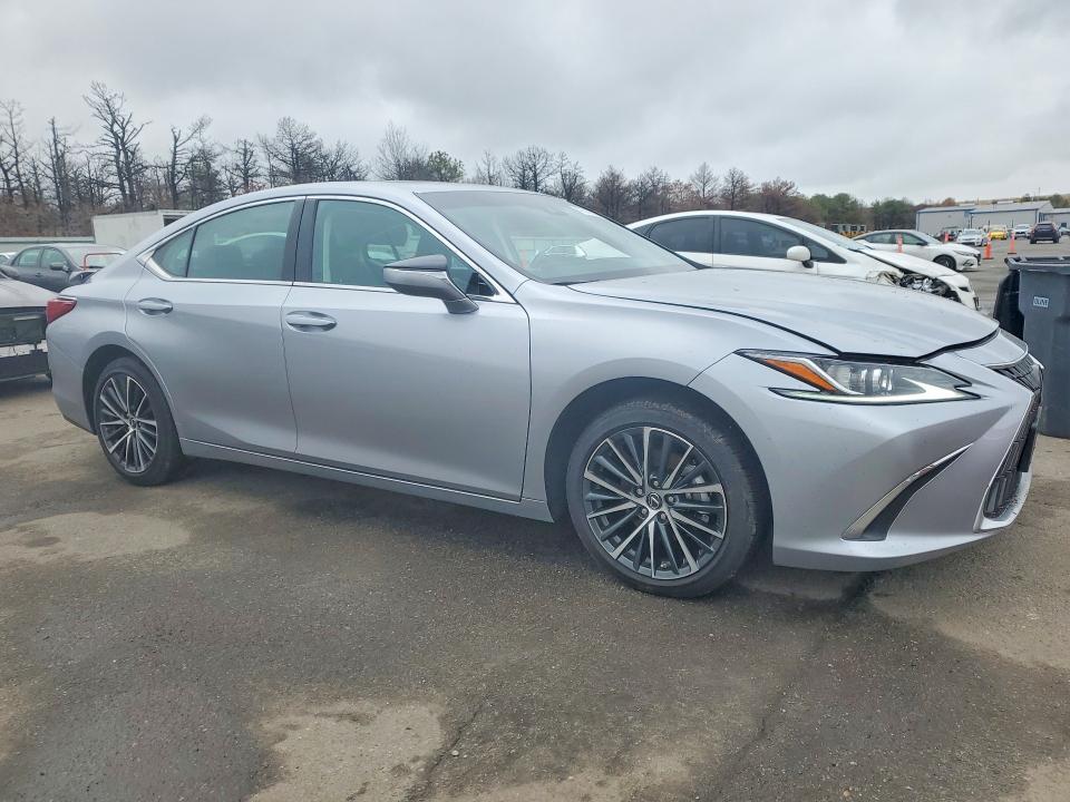 2025 Lexus ES