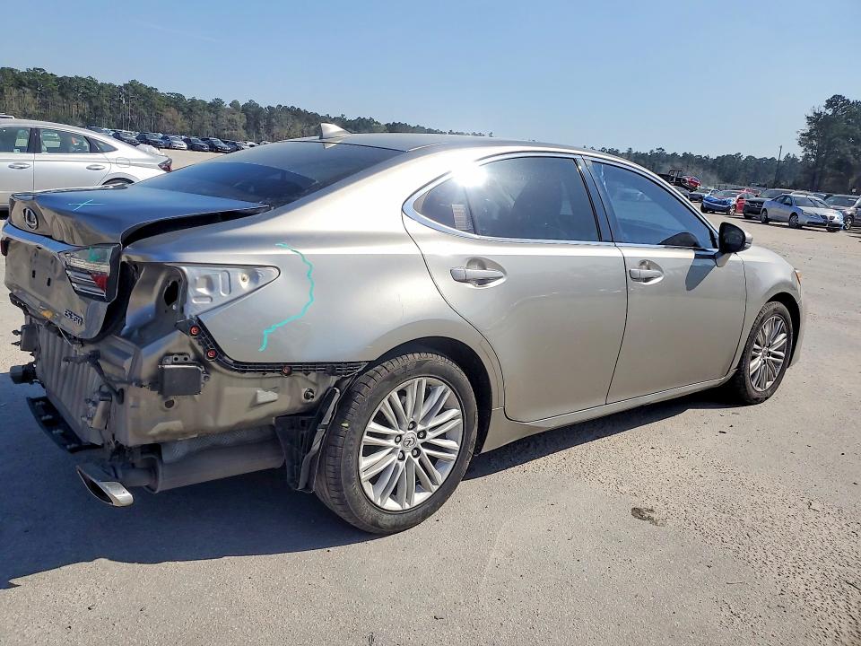 2016 Lexus ES