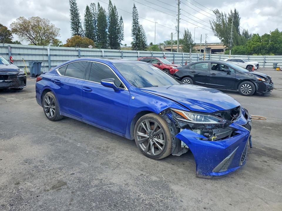 2019 Lexus ES
